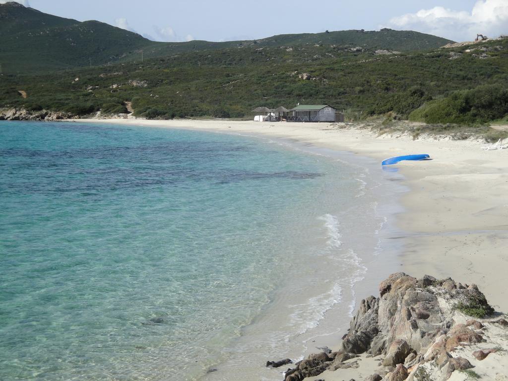 Appartamenti Spiaggia Bianca Golfo Aranci Exterior foto